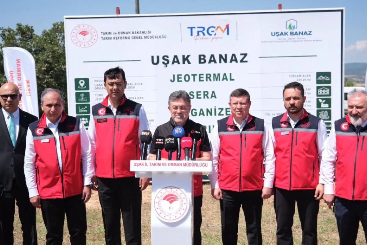 BAKAN YUMAKLI, JEOTERMAL SERA ORGANİZE B&Ouml;LGESİNDE İNCELEMELERDE BULUNDU
