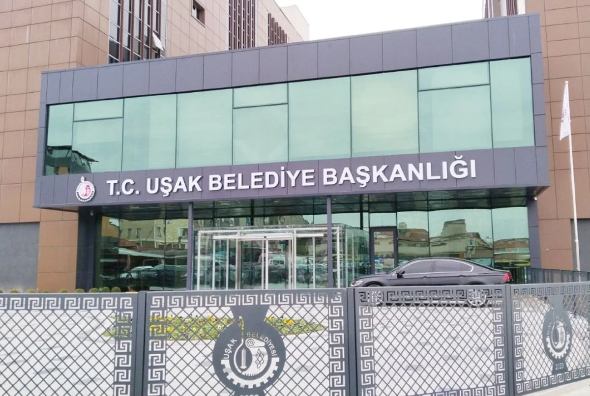 BAŞKAN &Ouml;ZKAN YALIM&rsquo;DAN PERSONELE JEST