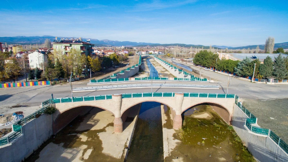 DSİ&rsquo;DEN UŞAK&rsquo;A YATIRIM ATAĞI