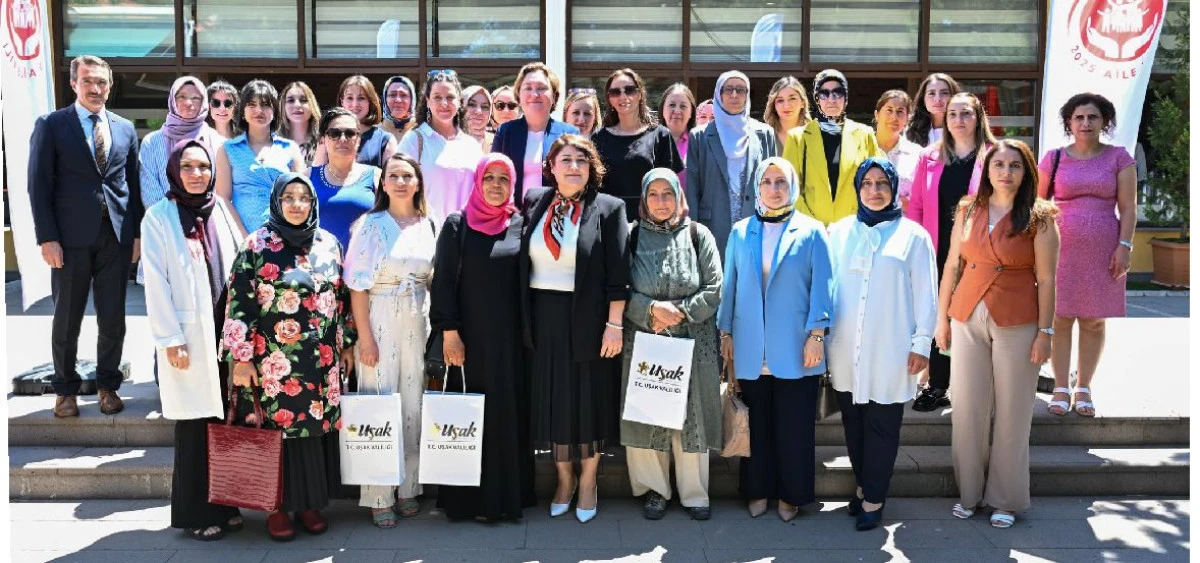 “GÖNÜL ELÇİLERİ KORUYUCU AİLE FARKINDALIK TOPLANTISI” GERÇEKLEŞTİRİLDİ
