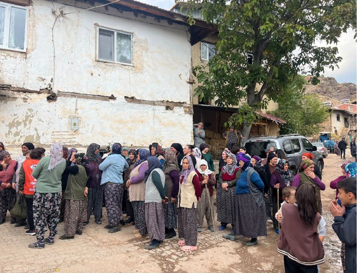 G&Uuml;RLEK K&Ouml;Y&Uuml;NDE MADEN TEPKİSİ B&Uuml;Y&Uuml;YOR