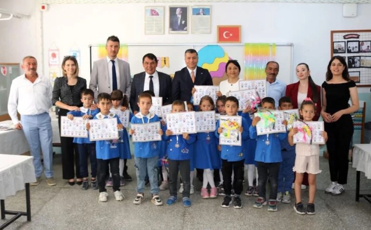  İLÇEMİZDE 5 BİNE YAKIN ÖĞRENCİ KARNE SEVİNCİ YAŞADI