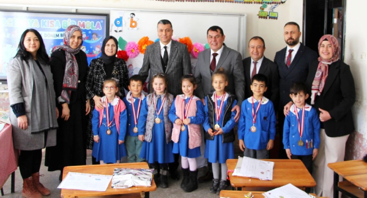 İL&Ccedil;EMİZDE KARNE DAĞITIM T&Ouml;RENİ GER&Ccedil;EKLEŞTİ