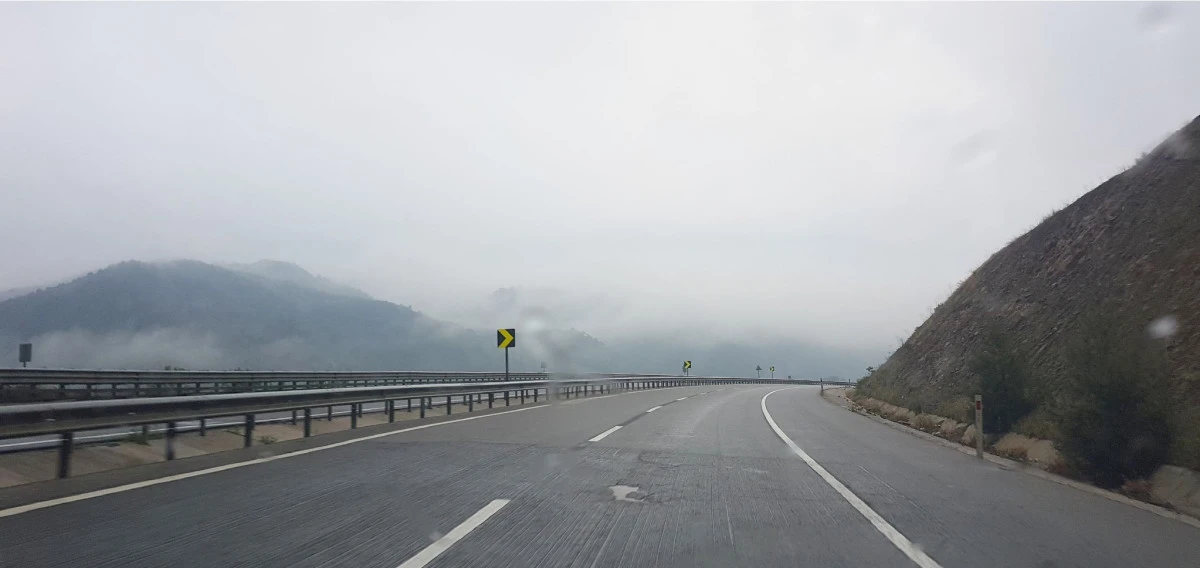 İLÇEMİZDEKİ ESRARENGİZ DUMAN VE KOKU ENDİŞEYE YOL AÇTI