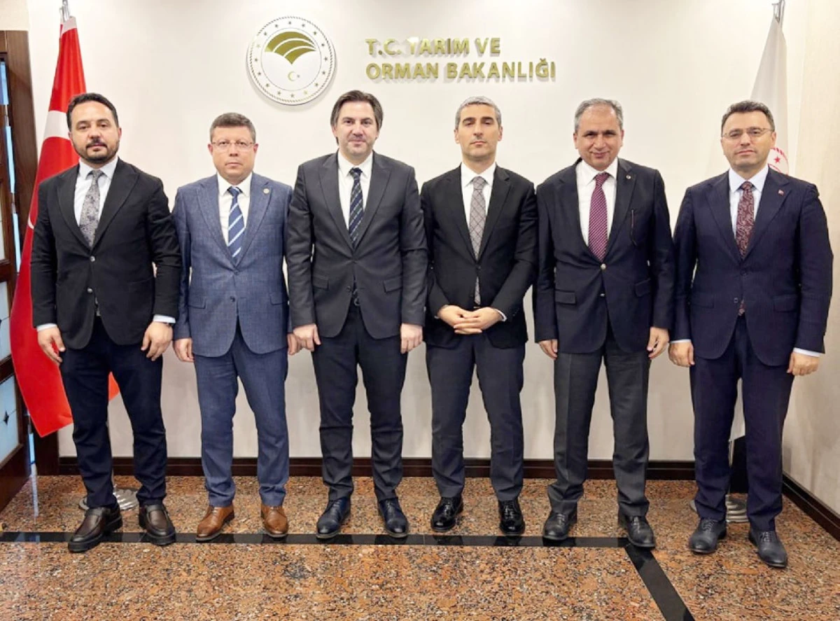 İLÇEMİZE YAPILACAK YATIRIM İÇİN ANKARA’YA GİTTİLER