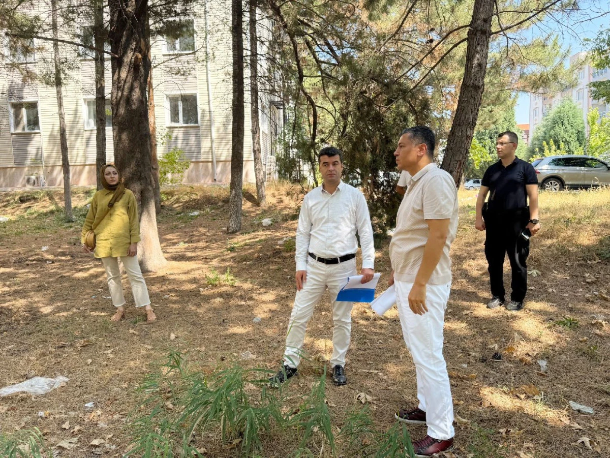 KAYMAKAM CUMA EMEÇ KÜTÜPHANE İÇİN MESAİDE