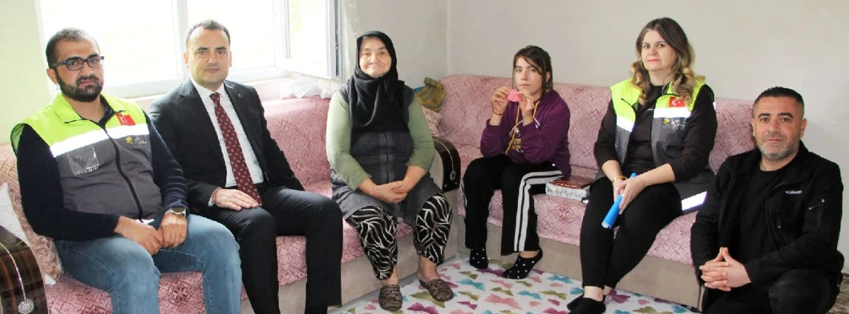 KAYMAKAM MUSA KAZIM &Ccedil;ELİK HANE ZİYARETLERİNE DEVAM EDİYOR