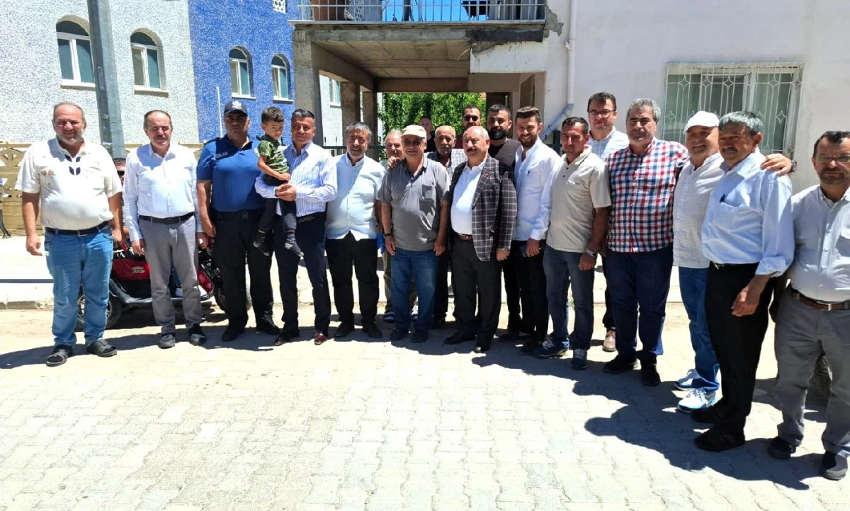MUHTARDAN CAMİLERDE AŞURE İKRAMI
