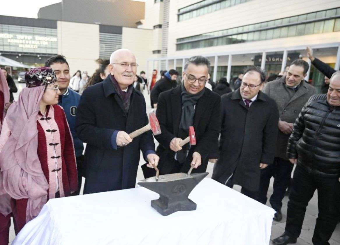 UŞAK ÜNİVERSİTESİ, BAHARIN MÜJDECİSİ NEVRUZ’U KUTLADI