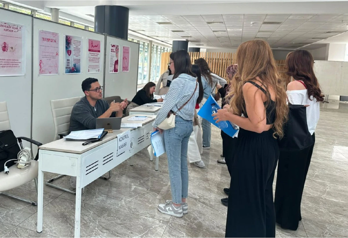 UŞAK &Uuml;NİVERSİTESİNDE MEME KANSERİ FARKINDALIK ETKİNLİĞİ GER&Ccedil;EKLEŞTİRİLDİ