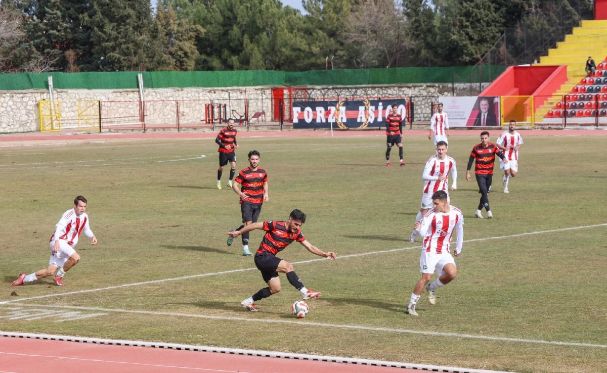 UŞAKSPOR AYVALIK&rsquo;A DİŞ GE&Ccedil;İREMEDİ