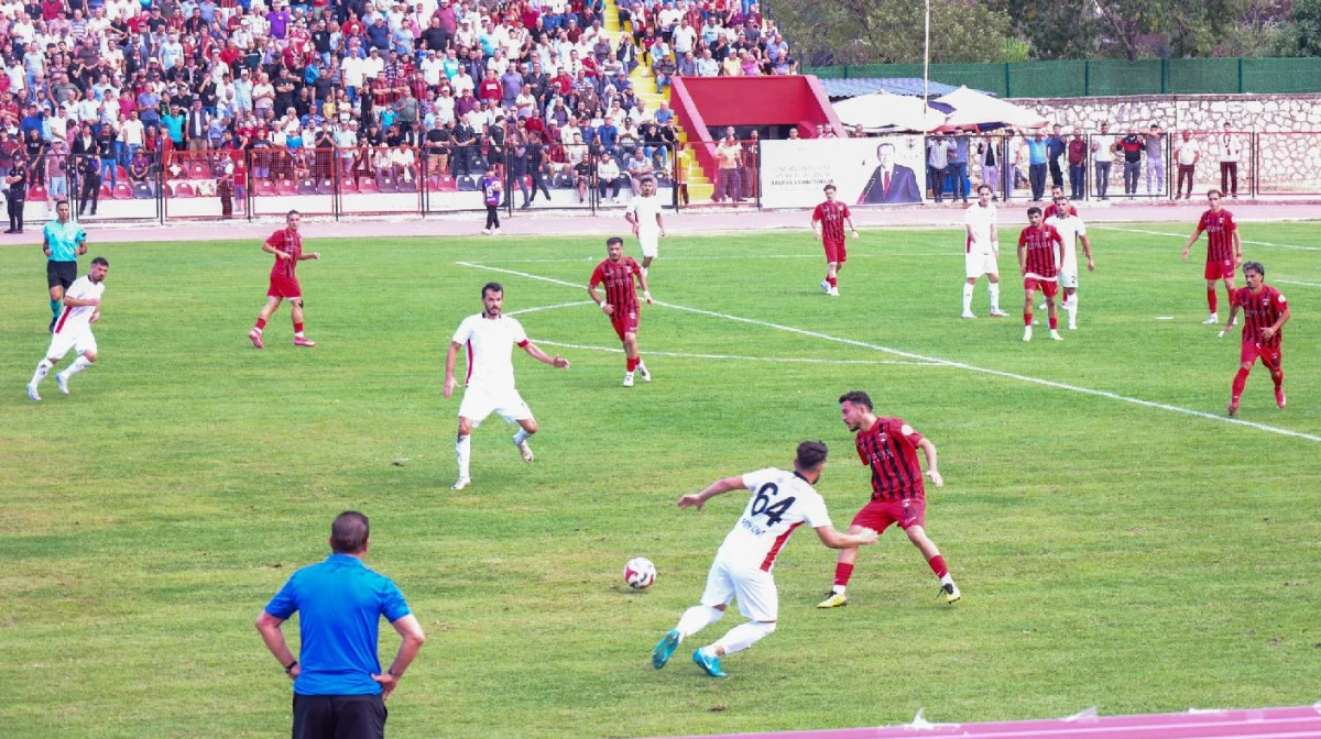 UŞAKSPOR’DA 4'TE DÖRT SEVİNCİ