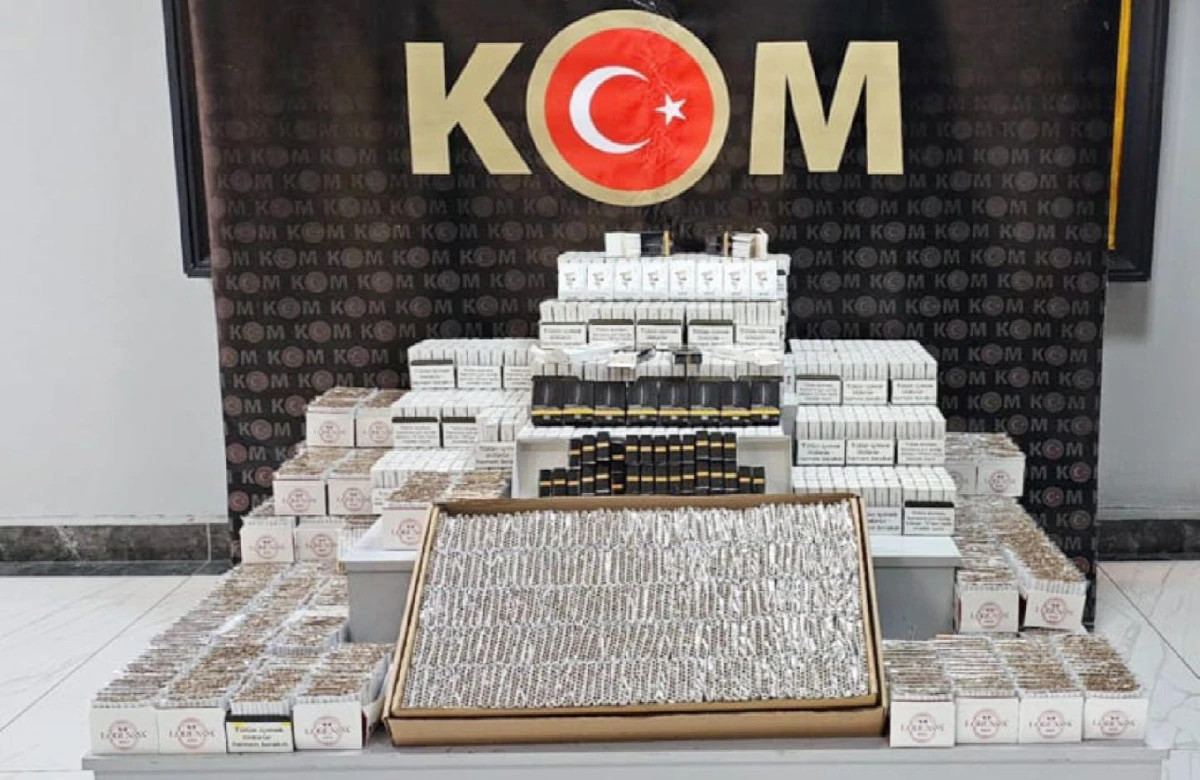 UŞAK&rsquo;TA KA&Ccedil;AK&Ccedil;ILIK OPERASYONU: 2 Ş&Uuml;PHELİ YAKALANDI