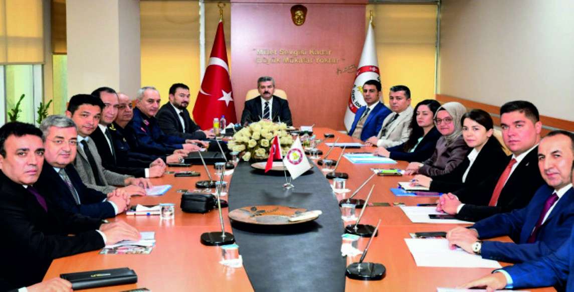 UŞAK’TA KIŞ TEDBİRLERİ TOPLANTISI YAPILDI