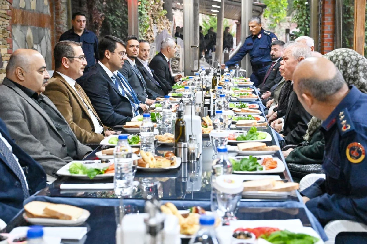 VALİ KARTAL ŞEHİT AİLELERİ VE GAZİLERLE BİR ARAYA GELDİ