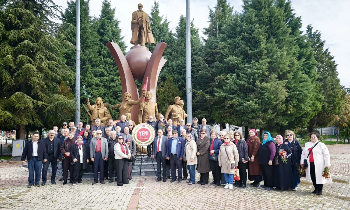 YENİ PARTİ&rsquo;DEN ATAT&Uuml;RK ANITI&rsquo;NA &Ccedil;ELENK
